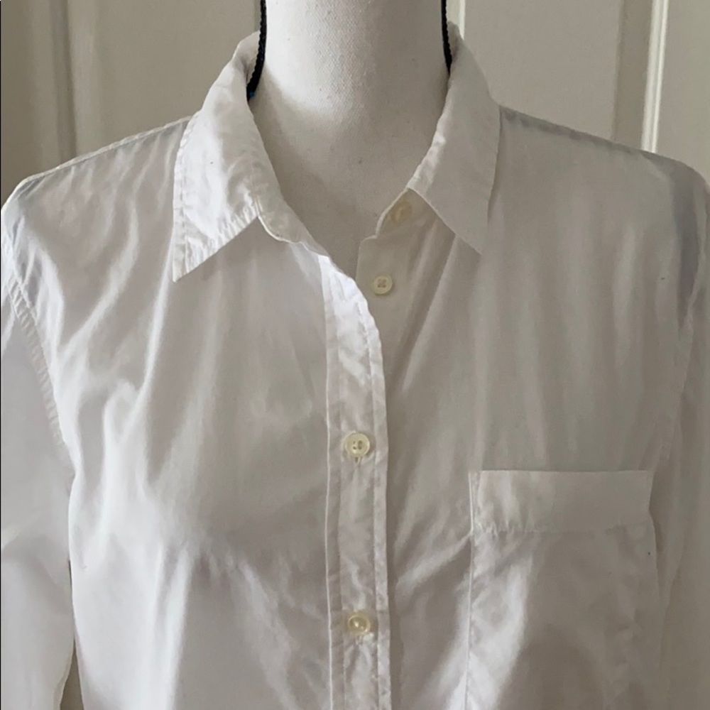06:09- Banana Republic Button Down Shirt - Picture 2 of 15
